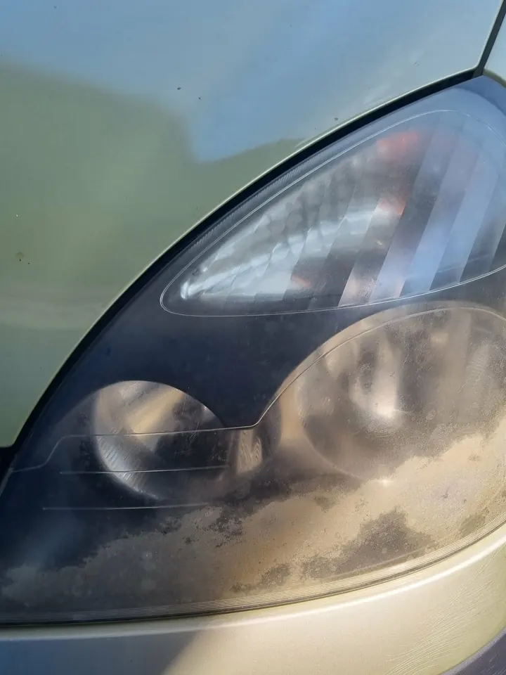 Motni, porumeneli žaromet pred obnovo